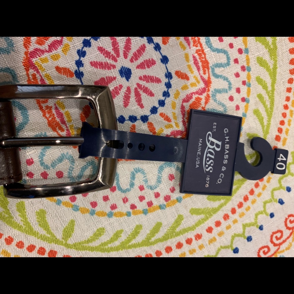 BNWT Bass Men’s Brown Belt w/ silver tone buckle - Picture 5 of 5